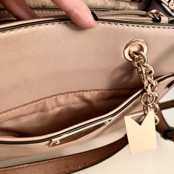 Guess Nude Saffiano Satchel With Gold Chain Straps - Picture 11 of 16